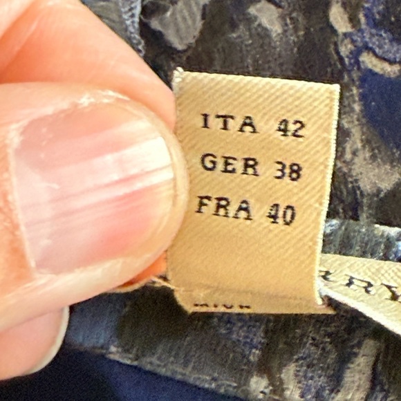 Burberry London Blue Floral print Teird Knee Length Skirt, size 8 US - Picture 9 of 12